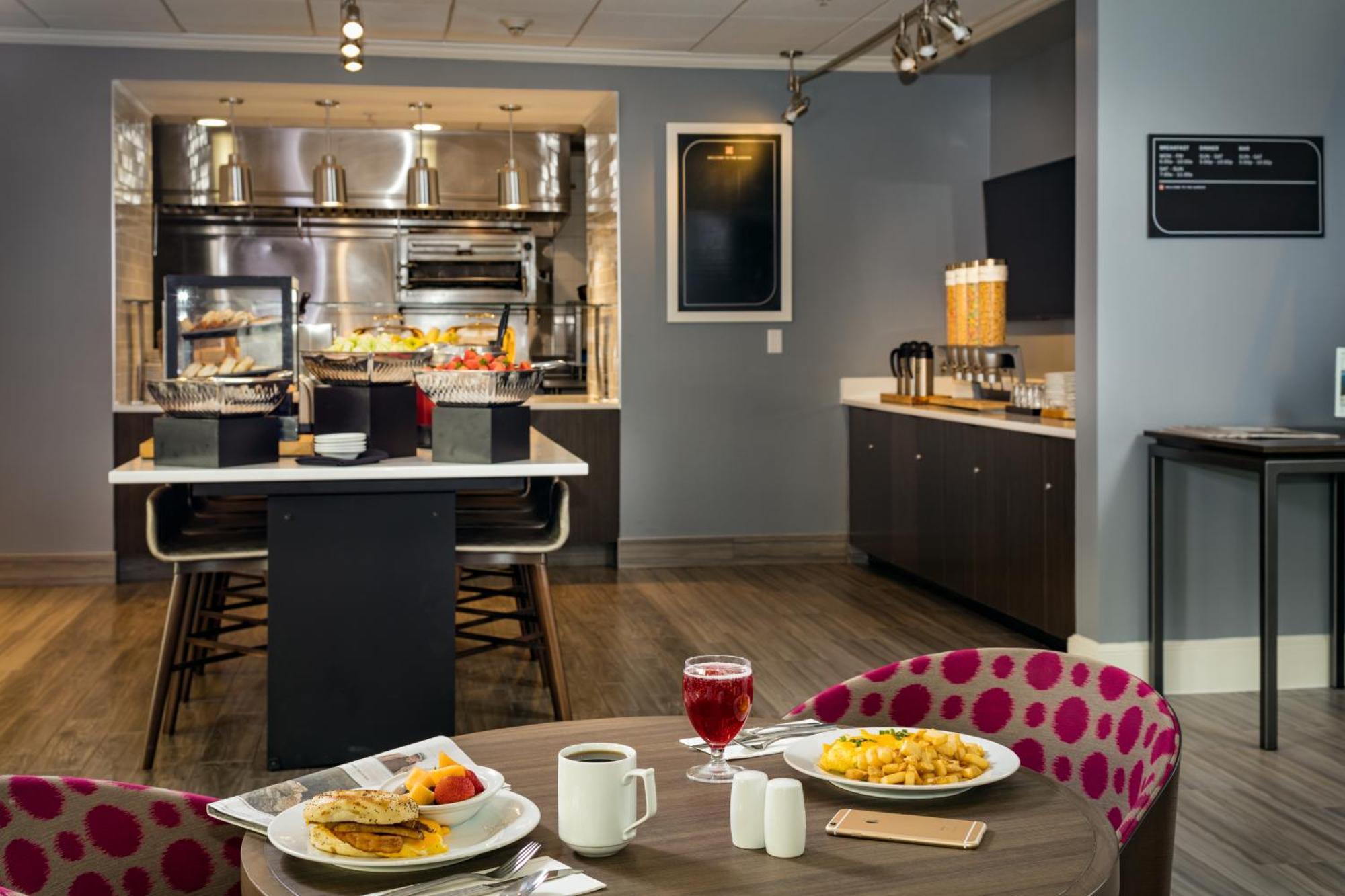 Hilton Garden Inn Tri-Cities/Кенневик Экстерьер фото